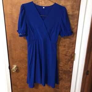 Elegant Electric Blue Women's Medium M Dress. Lightweight. Flowy. Lovely cut.